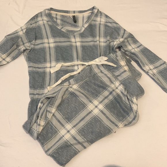 Super Soft Pajama Set Size Small - Picture 2 of 2